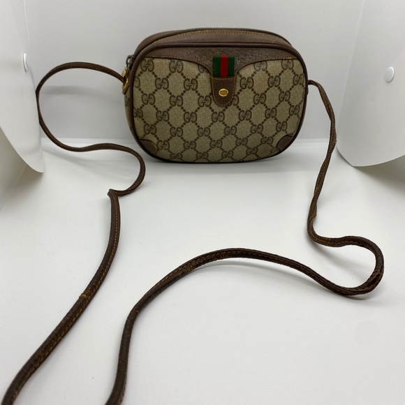 Gucci Supreme Round Crossbody - Picture 11 of 16